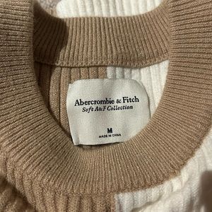Abercrombie Sweater Size Medium